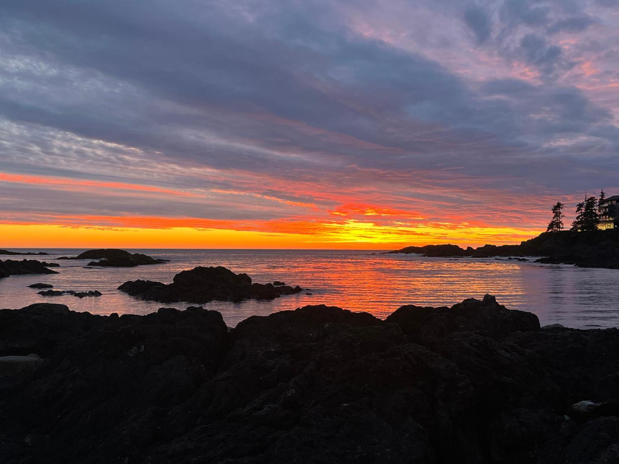 Hyphocus Inn Ucluelet Exteriör bild
