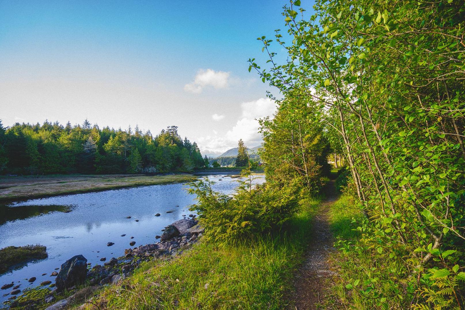 Hyphocus Inn Ucluelet Exteriör bild